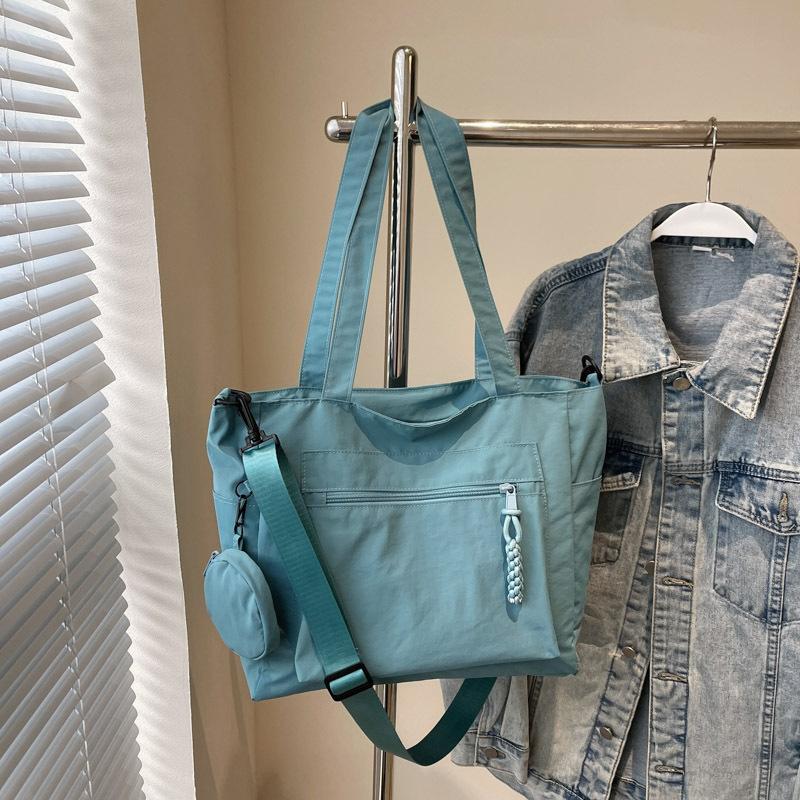 Beautiful Tote Bag Women's Personality Trend Portable Shoulder Bag 2025 New Simple Solid Color Large Capacity Messenger Bag