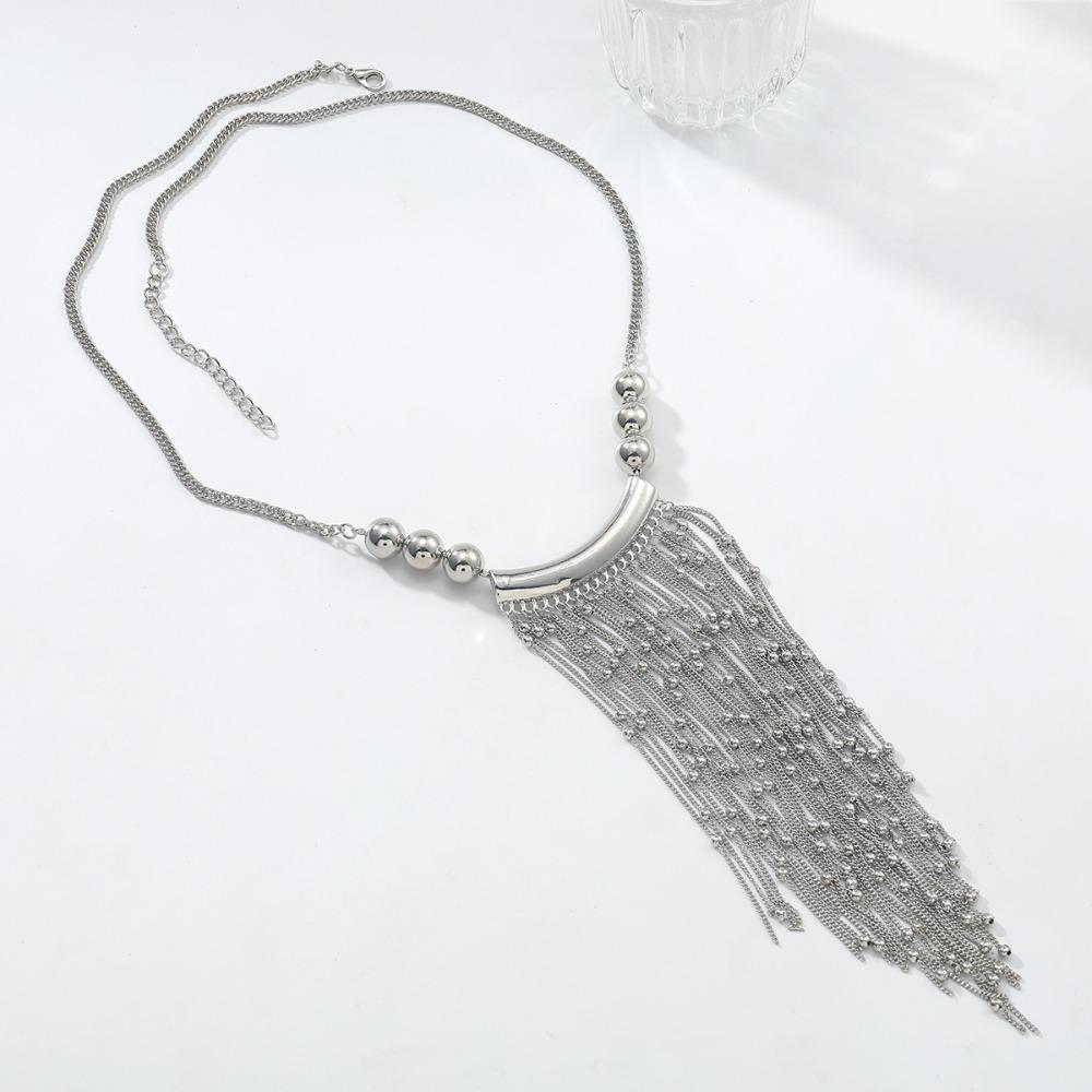 Übertriebene Persönlichkeit Geometrischer Kreis Mehrschichtige Wasserfall Metallquaste Kette Perlenketten für Frauen Atmosphäre Schmuck
