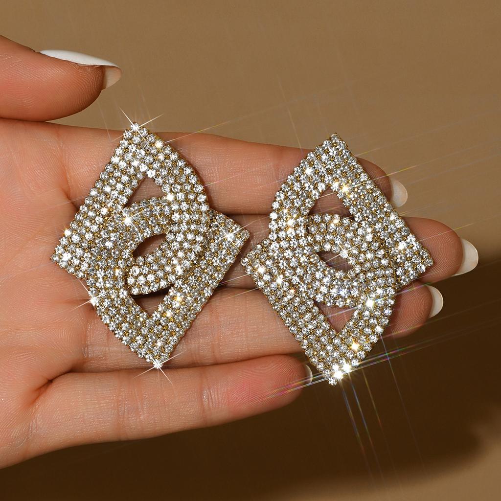 Fashion Exaggerated Diamond-Set Letter D Stud Earrings Retro Niche Light Luxury High-End Temperament Fashion Earrings Women