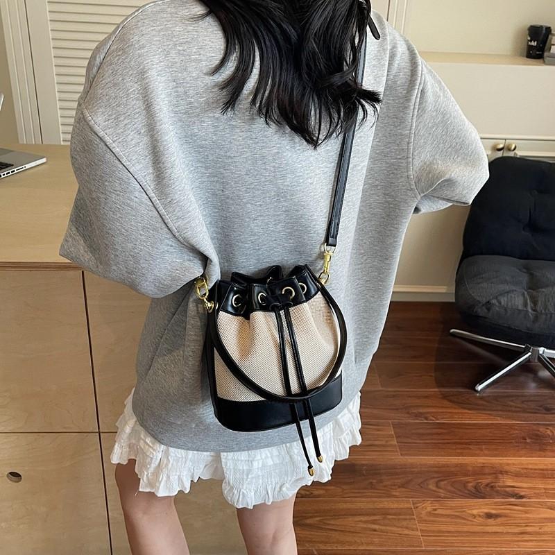 Canvas Bucket Bag For Women With Drawstring Closure And Inner Zipper Pocket For Daily Use
