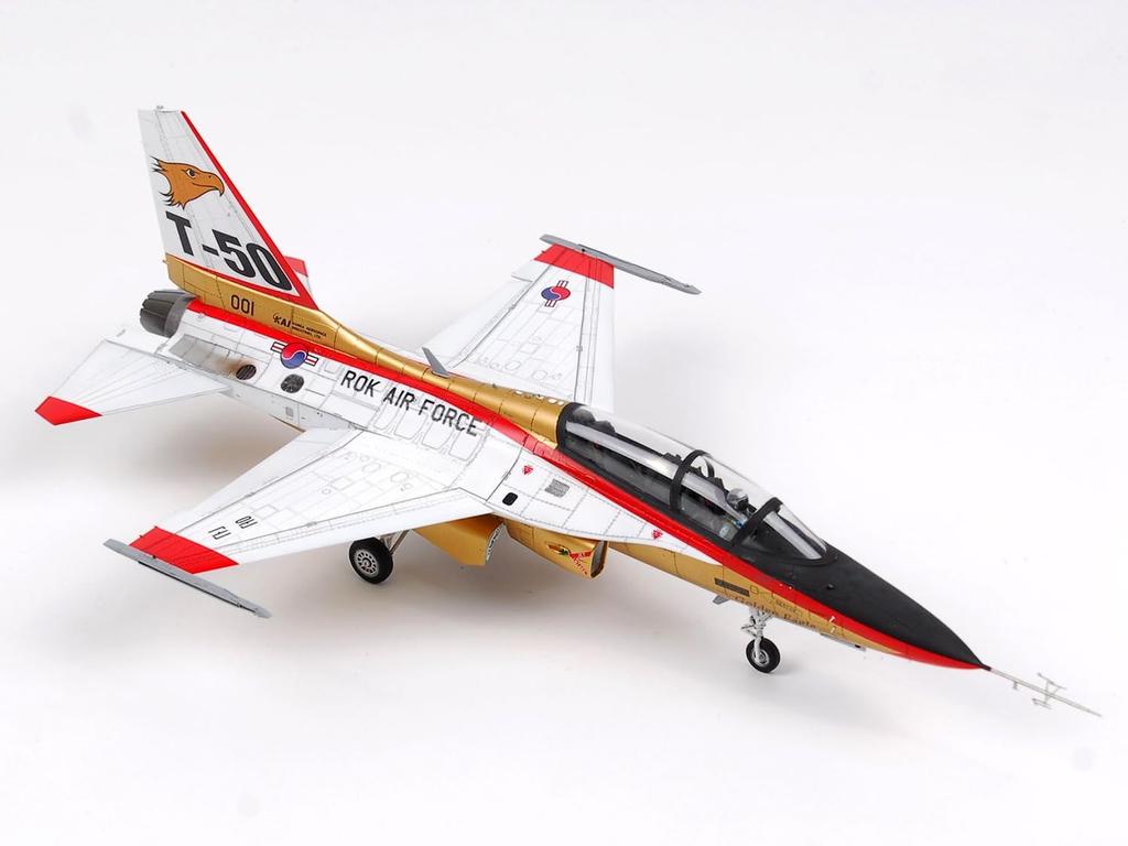 Wolfpack Designs Golden Eagle Prototype Premium Edition Kit Plastic Model WOLWP14824 1/48 T-50 (Airplane)