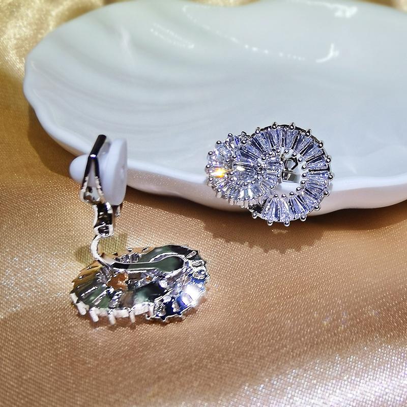 Trendy AAA Baguette Cubic Zirconia Clip On Earrings for Women Fashion Circle Without Piercing Earrings Bridal Wedding Accessorie