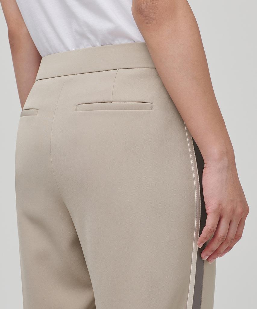 MUSINSA STANDARD WOMAN Women'S Fluid Side Line Semi-Wide Slacks [Beige]