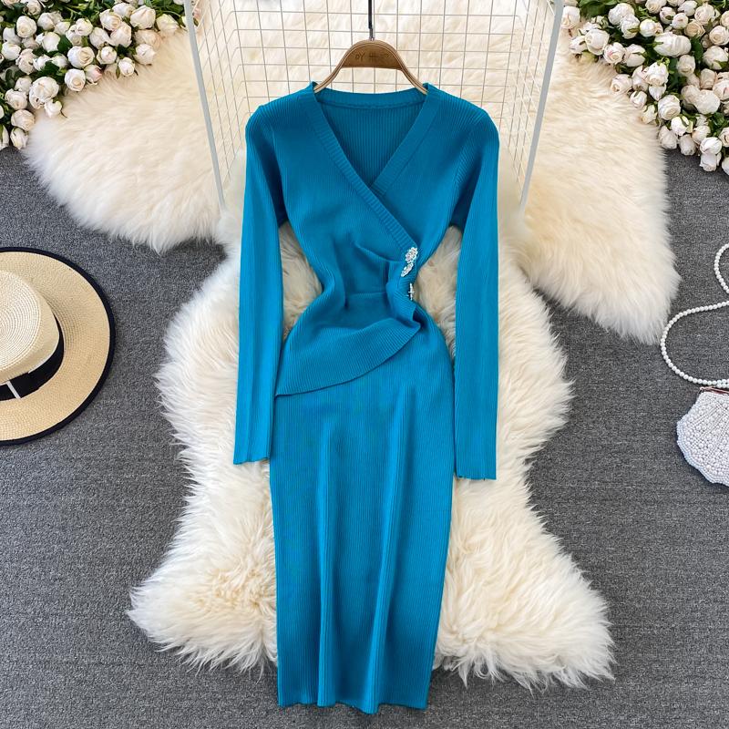 RUGOD Jarní a podzimní nové Retro elegantní a sexy Slim Fit Pletené šaty s dlouhým rukávem a výstřihem do V