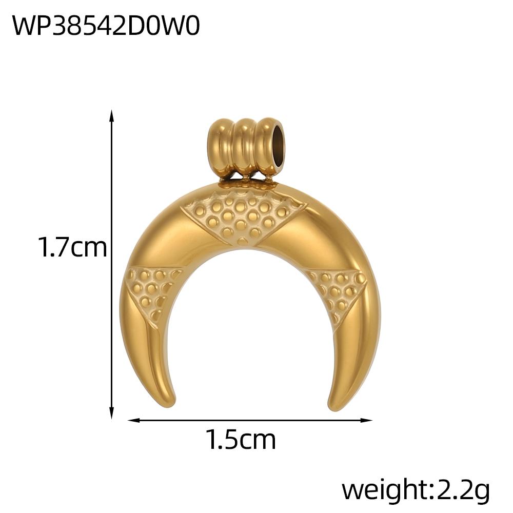 CARLIDANA Trendy 3D Spaceman Astronaut Pendant Space Themed Gold Plated DIY Accessories Stainless Steel Moon Heart Jewelry Charm
