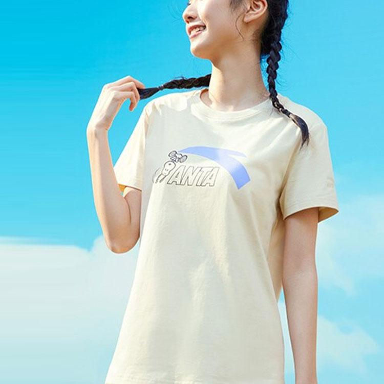 Anta X Snoopy Collaboration Lifestyle Series Cartoon Logo Print Sports Round Neck Short Sleeve T-Shirt Women Tops Beige 962129143-4