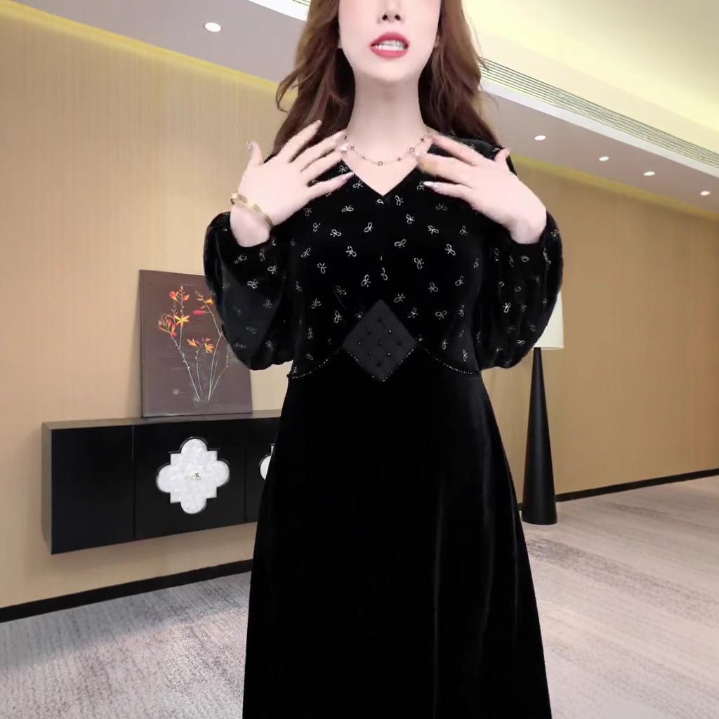 Elegantes Samtkleid in Übergröße - Herbst/Winter, Hochelastisch, Bedruckt, Locker, Schlankmachend, Reifer Stil für Damen.