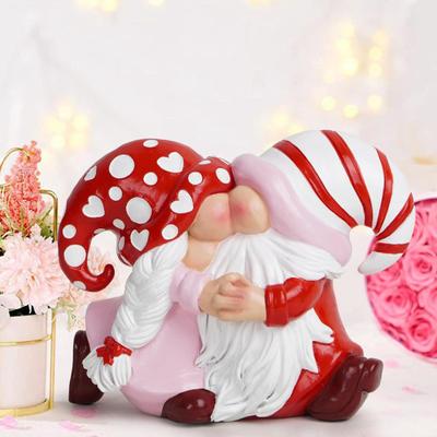 Gnomes Couple Figurine Valentine's Day Tabletop Gnomes Couple Ornament Resin Kissing Dwarf Couple Statue Gifts for Girlfriend Mom Women
