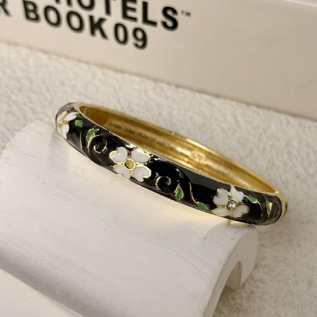 Vintage Enamel Flower Rhinestone Bangle Bracelet Women Alloy Oil Drip Floral Cuff Bracelet Boho Party Jewelry Gift
