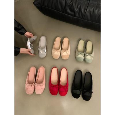 Bolsa de vento pequena e perfumada de fundo plano francesa, pantufas de cabeça e sapatos de fada, novo arco de verão 2024, sandálias pequenas temperamento