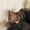 PU Women Crossbody Bag Leopard Print Bag Fashion One-shoulder Underarm Bag Niche Design Messenger Bag