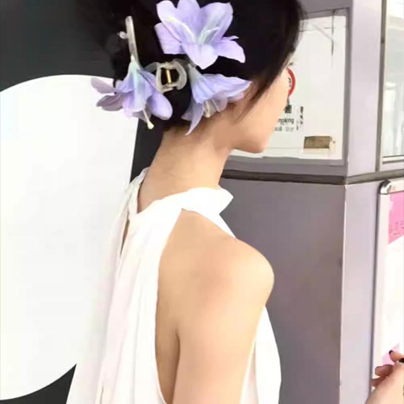 Acrylic Fabric Flower Asymmetrical Hairpin Early Spring Atmosphere Sweet Shark Clip Women's Fashion Vacation Style Hair Accessories