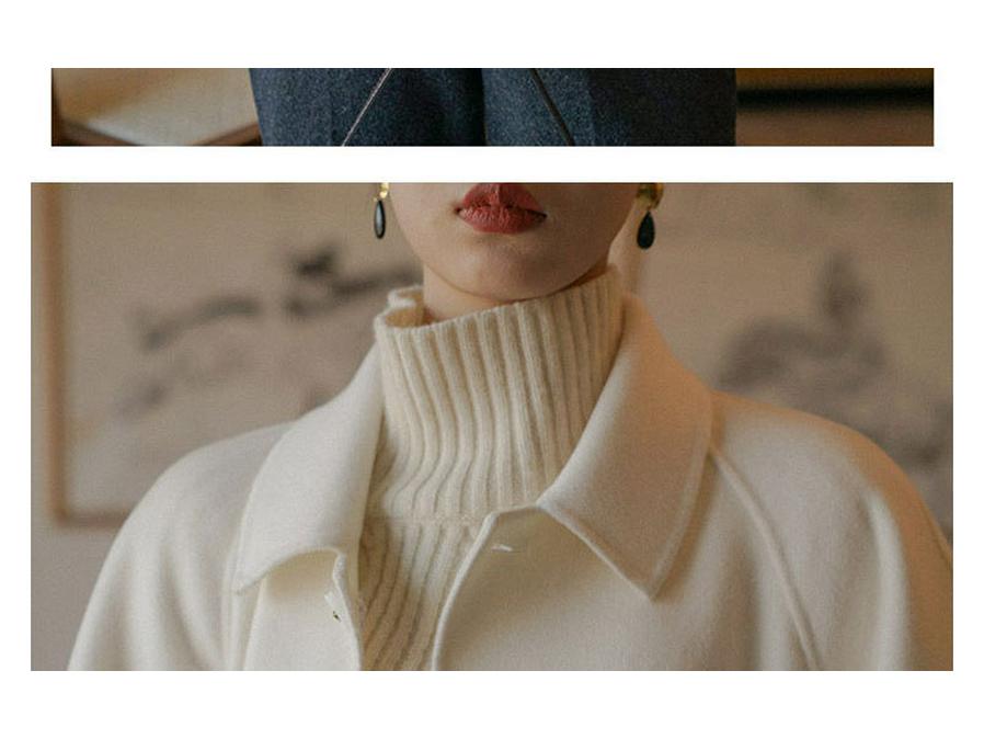 Women's Thick Knit High Neck Retro Sweater for Autumn and Winter.