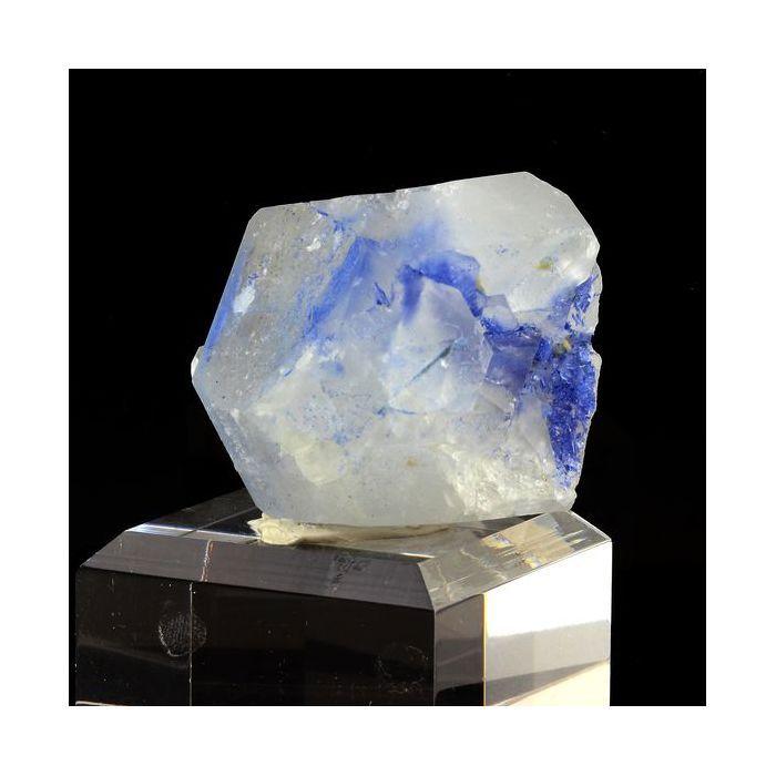 Pierres et Minéraux. Quartz + Dumortierite. 565.5 ct. Vaca Morta quarry, Bahia, Brésil.