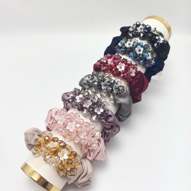 New Arrvial Luxurious Acrylic Flower Scrunchie Hair Tie Satin Crystal Ponytail Holder Fashionable Women Hair Accessories
