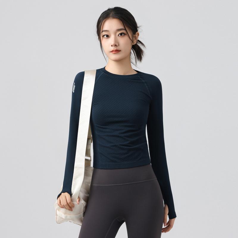 

Women s Quick-Dry Long Sleeve Yoga Top for Outdoor Cycling and Running in Autumn/Winter Small