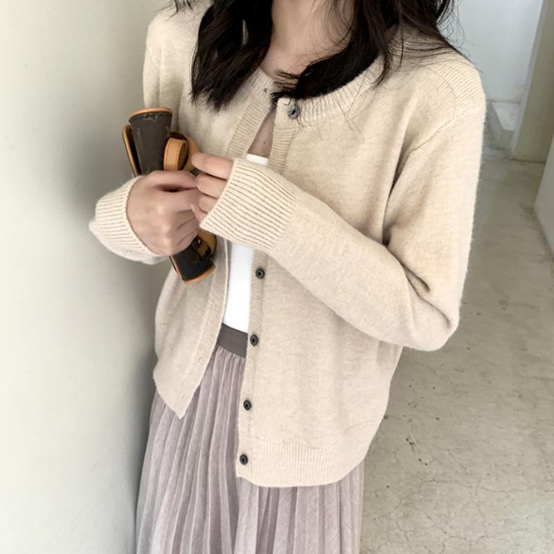 Seasonal Women's Clothing Korean Retro Fashion Base Shirt Loose Casual Short Sweater Knitted Jacket