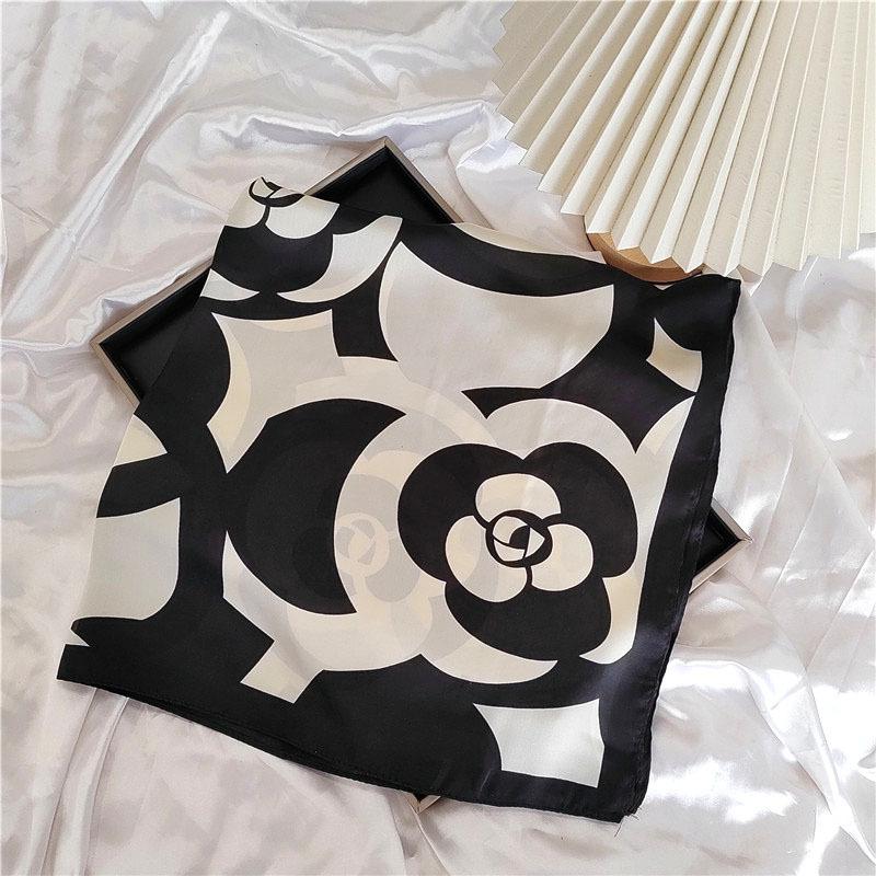 Luxury Desig Cashew Print Square Scarf Women’s Summer Breathable Silk Bandanna Luxury Female Neckerchief Fashion Hijab Gift 70cm