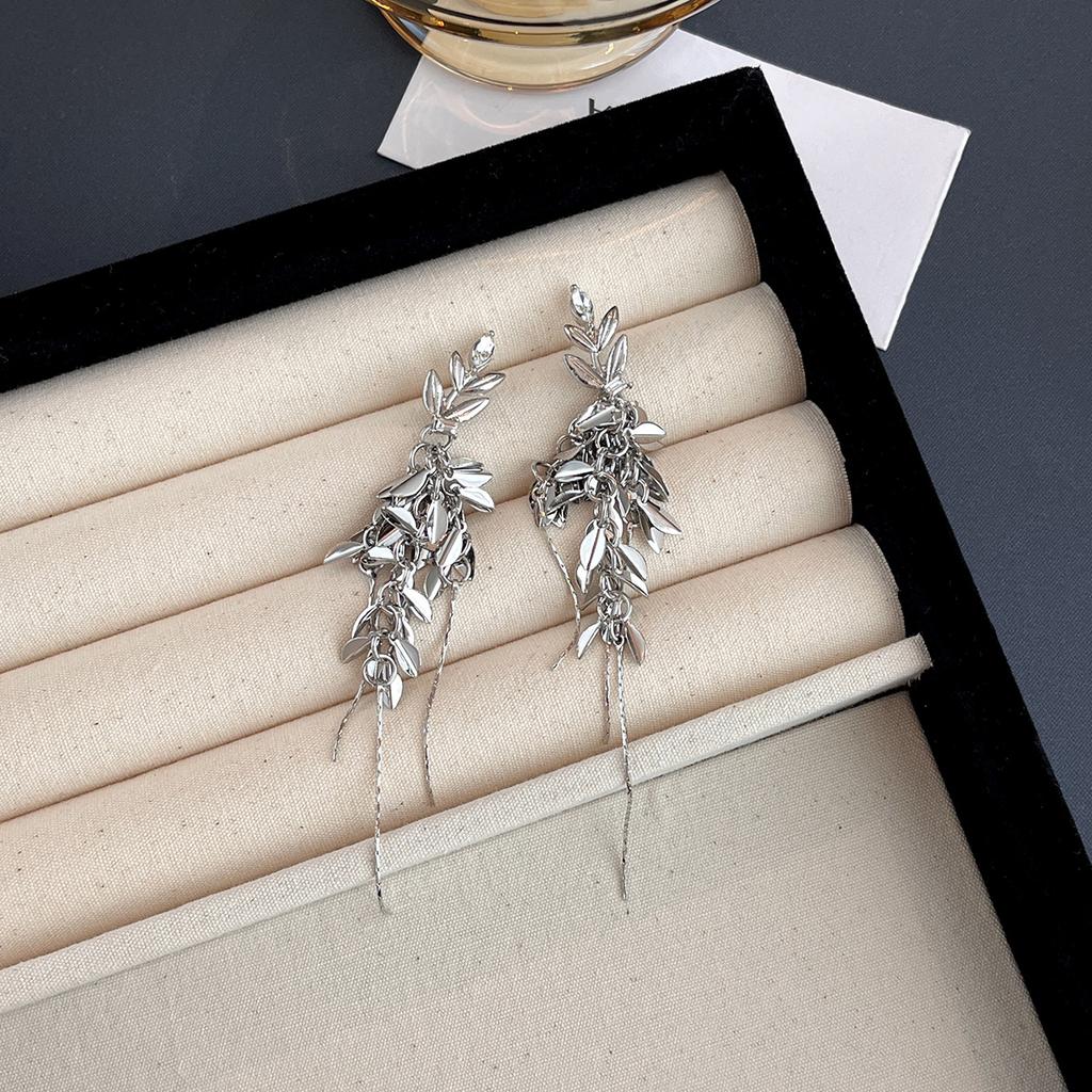 Silver Needle European and American Style Personalized Long Fringed Earrings Retro Metal Wheat Ear Leaf Earrings Premium Light Luxury Earrings