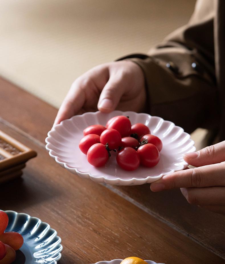 Exquisite Chinese Round Dessert Plate - Perfect for Snacks, Tea, Fruit, or Cakes