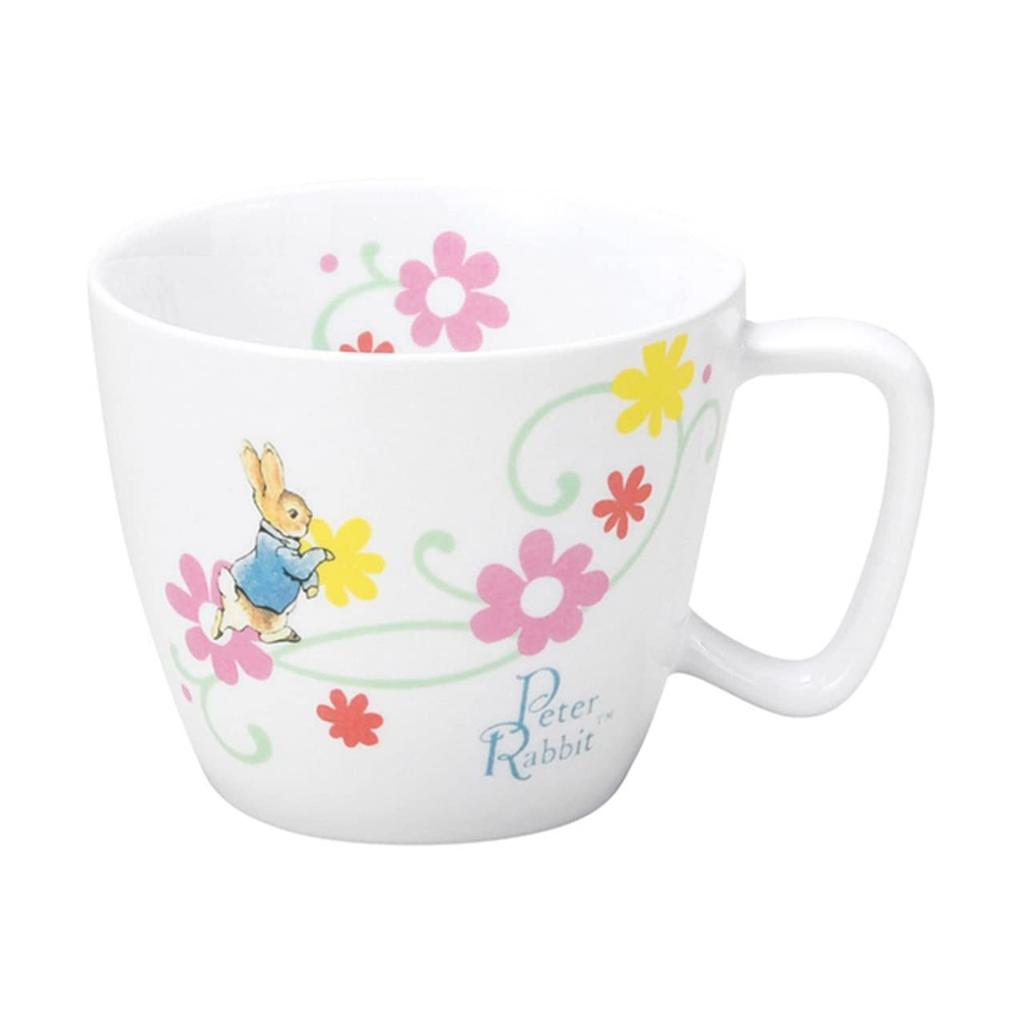 Ein Set Porzellan-Mittagessen klein tief und Mit Peter Rabbit und Fleur diese Mino-Keramikgeschirre sind für Kinder leicht zu essen und für Erwachsene zu Gemacht