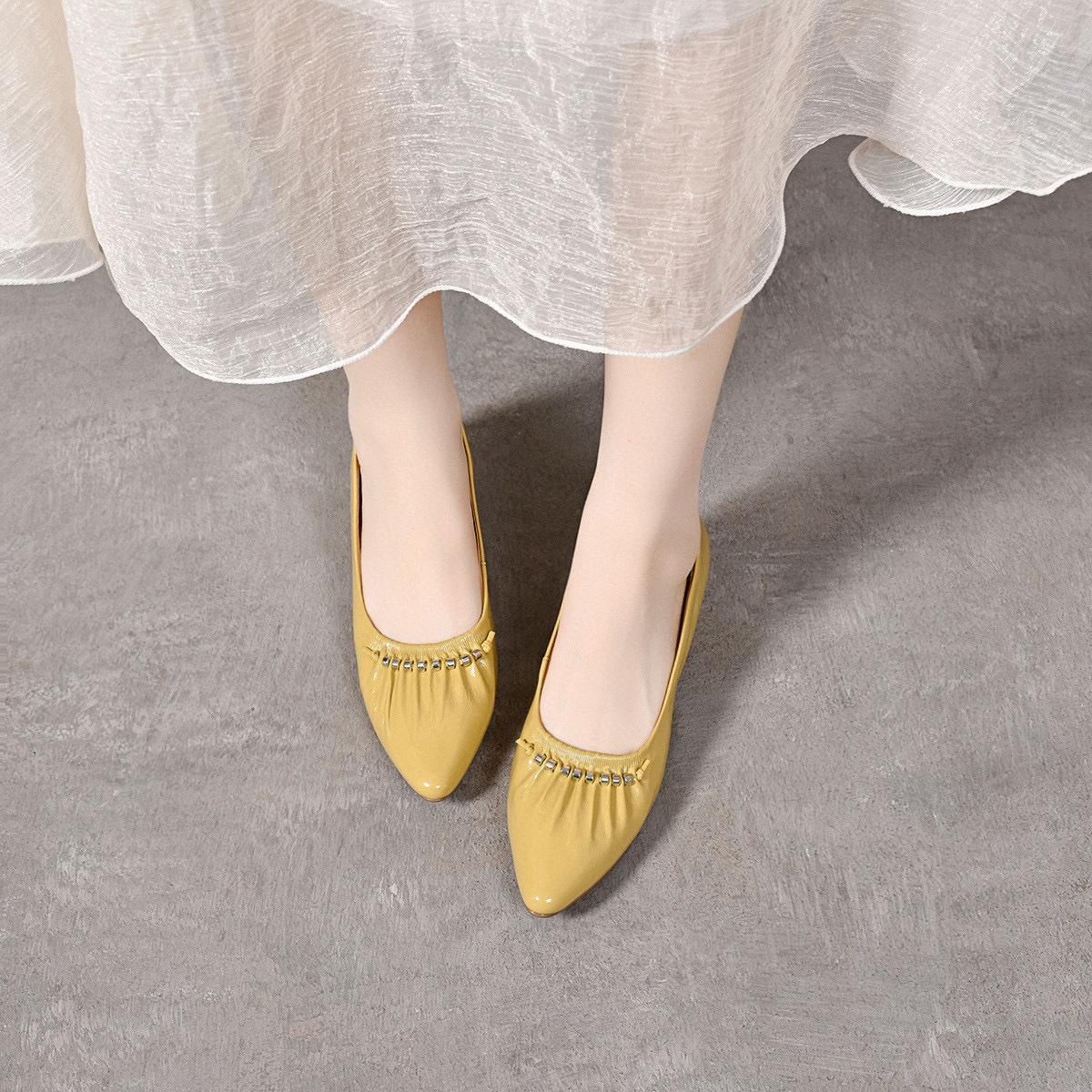 

Женские осенние туфли на плоской подошве с острым носком и мелким вырезом, простые и элегантные одинарные туфли с бисером, для ношения с юбкой 41 жёлтый