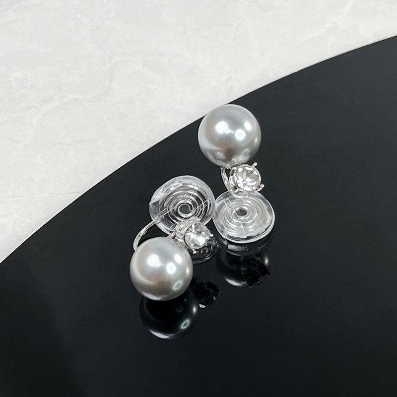 Korean Style Retro Pearl Ear Clip for Women - Mosquito Coil Holder, No Piercing, High-End, Fashionable and Versatile Luxury Earrings