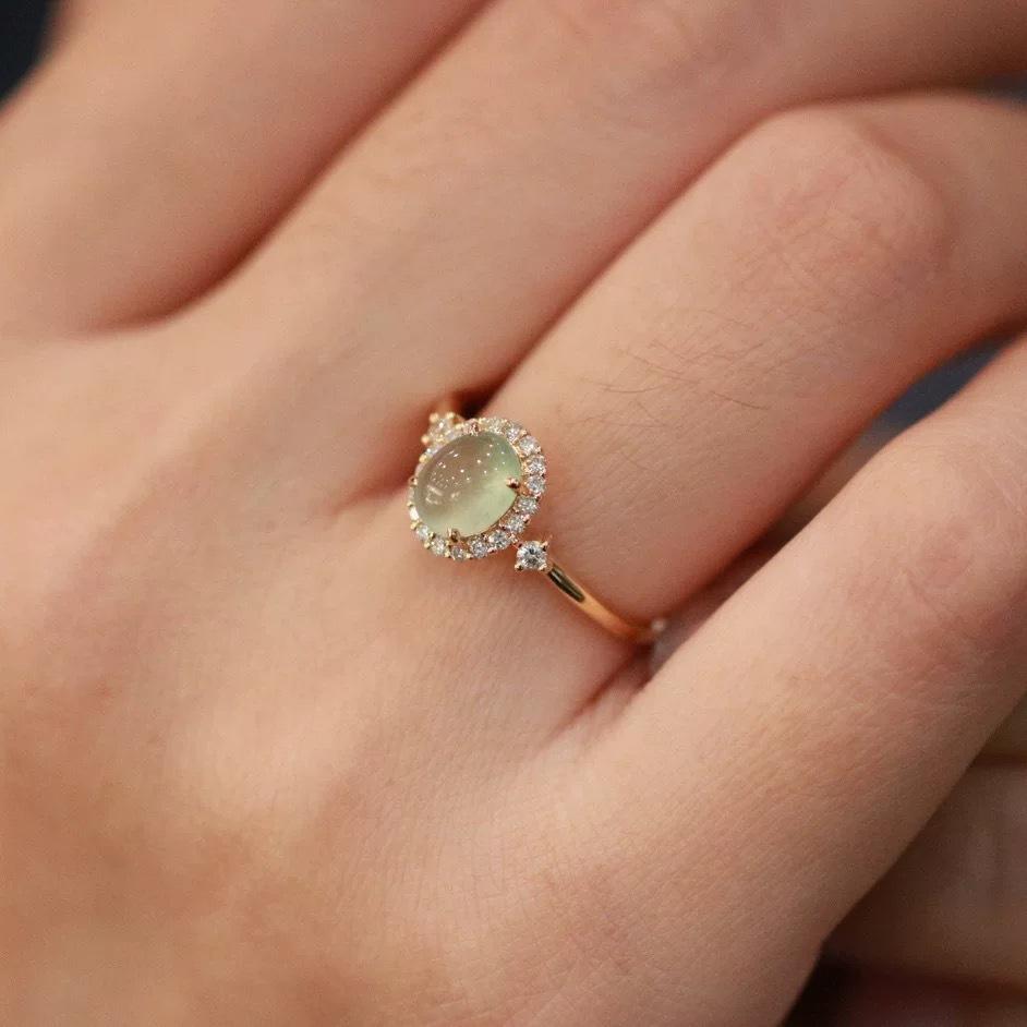 New Chinese Imitation Green Chalcedony Ring For Women Vintage Light Luxury Niche Design Fashionable Elegant Finger Jewelry