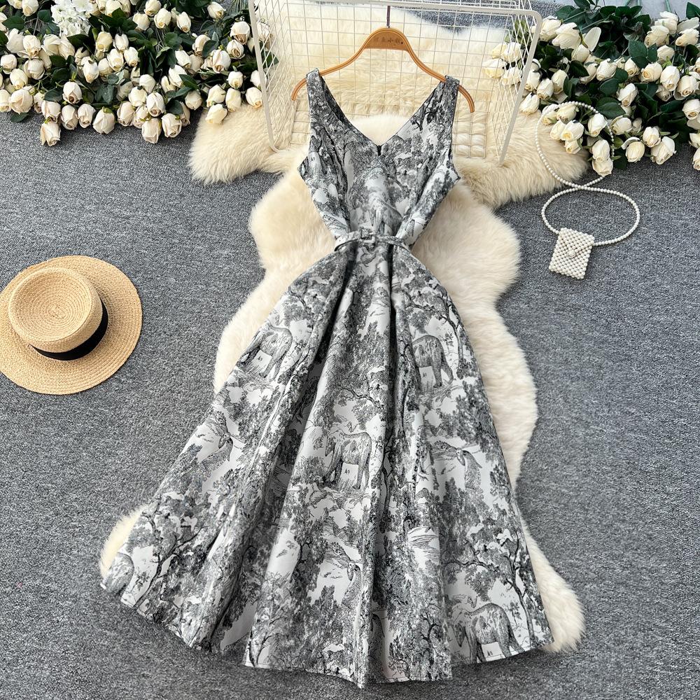 French high-end elegant dress women's autumn straps waist and thin temperament V-neck jacquard big swing dress