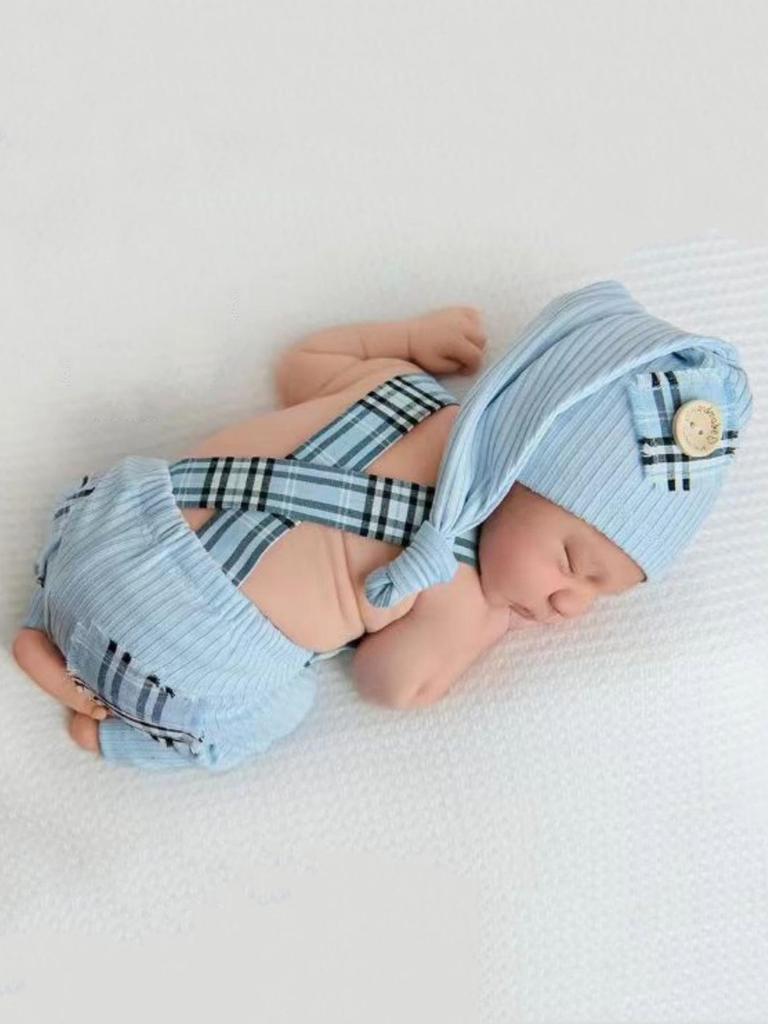 2-Piece Newborn Photoshoot Outfit: Hat & Overalls
