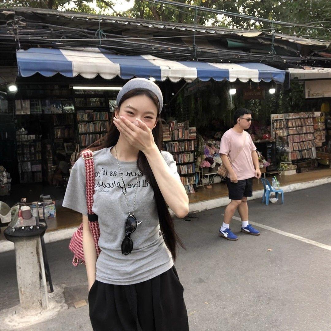 

Letter print short-sleeved t-shirt 2025 summer new slim-fitting waist pinch and thin design front shoulder top women S серый