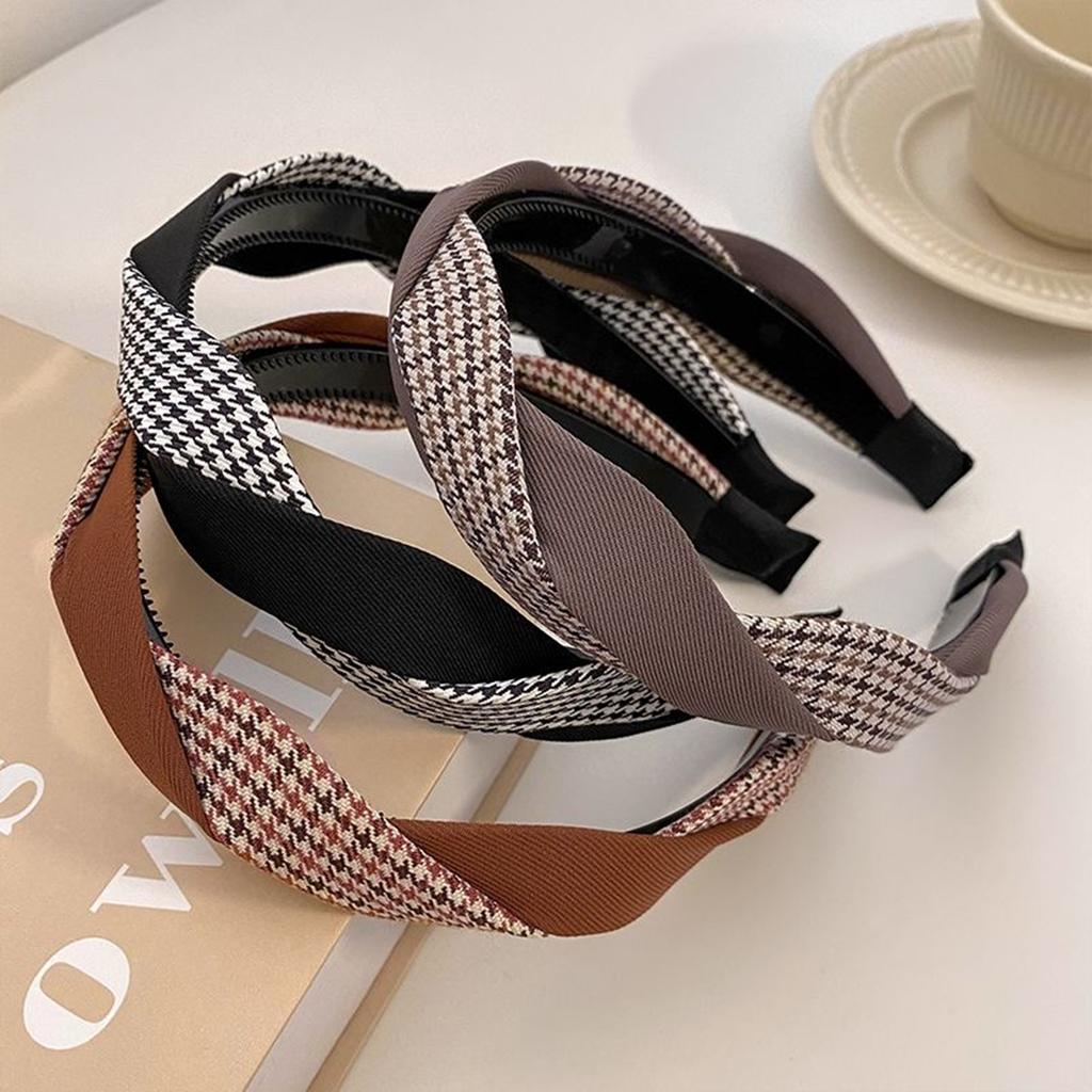 French-Style Retro Braided Plaid Hairband for Women, Non-Slip with Teeth, Suitable for Going Out, Shopping, and Affordable Party Outfits