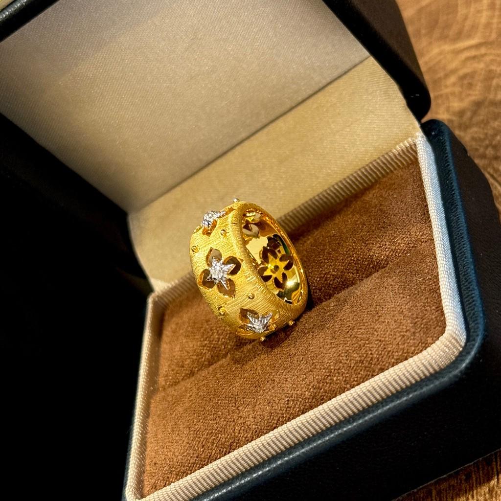 Czterolistna Koniczyna Diamentowy Tłuczek z Pierścieniem Wysadzanym Diamentami Symulowany diament wysokowęglowy 7A Tekstura 18k Złota Pełen Bogactwa i Szczęścia Do Noszenia na Co Dzień