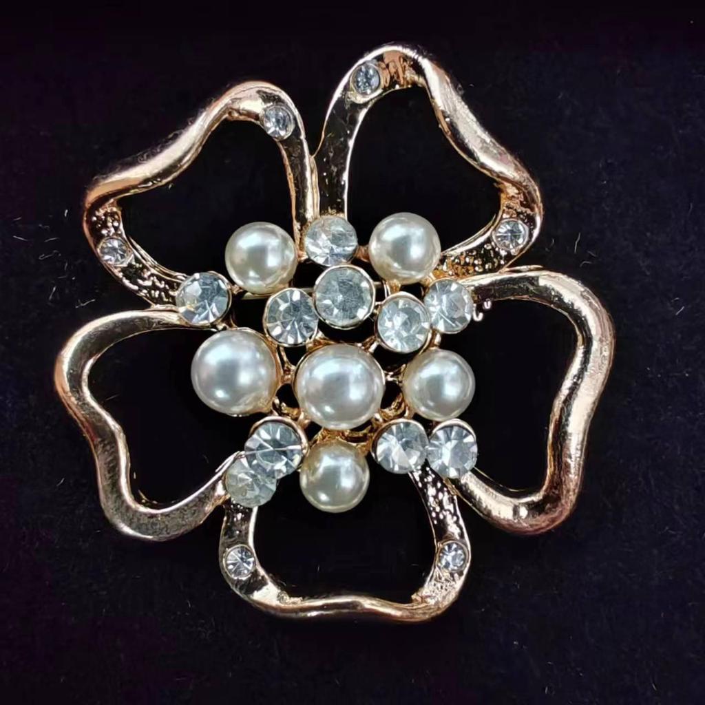 High-End Luxury Flower Pearl Brooch and Corsage Pin – Creative Versatile Accessory