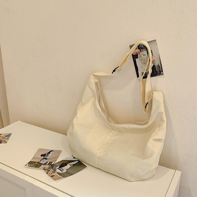 Crossbody bag women's new fashion simple dumpling bag girl versatile casual lightweight shoulder bag