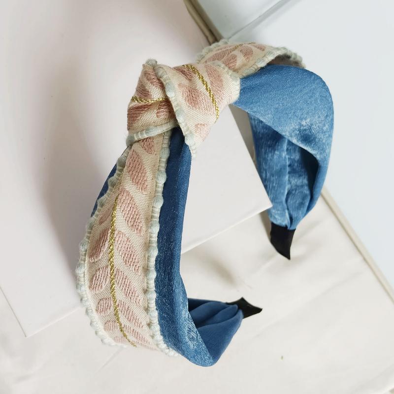 Bohemian Embroidered Headband Ethnic Floral Wide Band For Women Elegant Hair Accessory With Simple Design