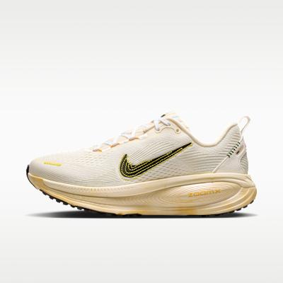 Nike Vomero 18 Comfortable Running Shoes Women s Beige 36