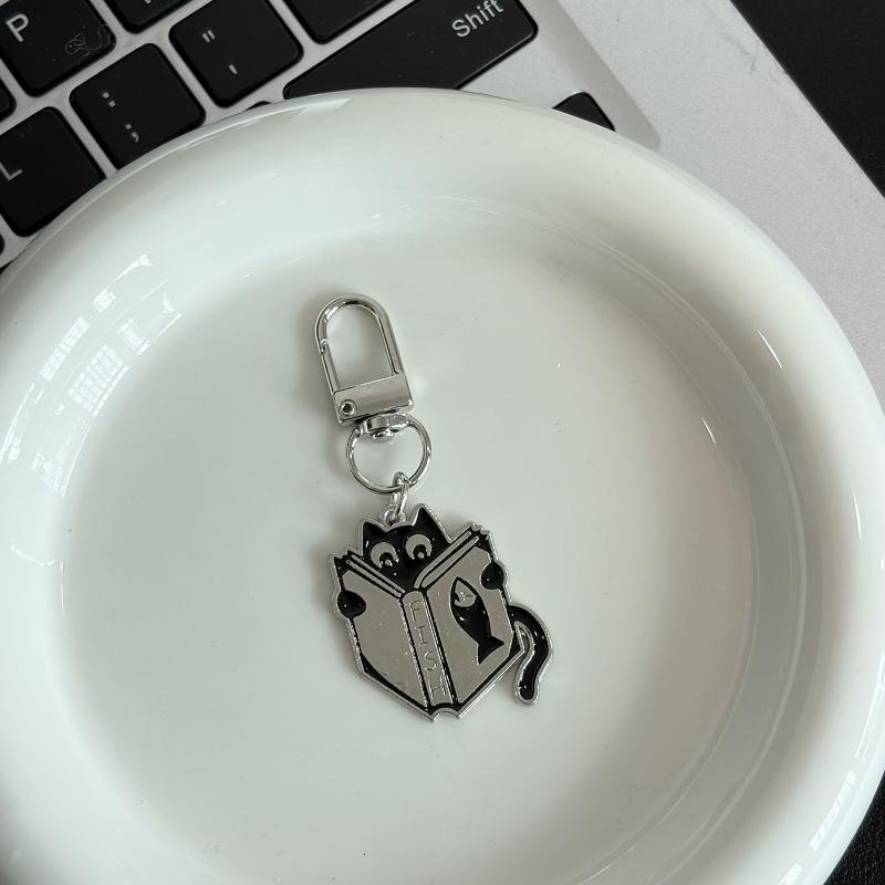 Cute Black Cat Enamel Keychain Creative Kitten Design Lightweight Key Ring for Handbag Decor Small Gift for Cat Enthusiasts