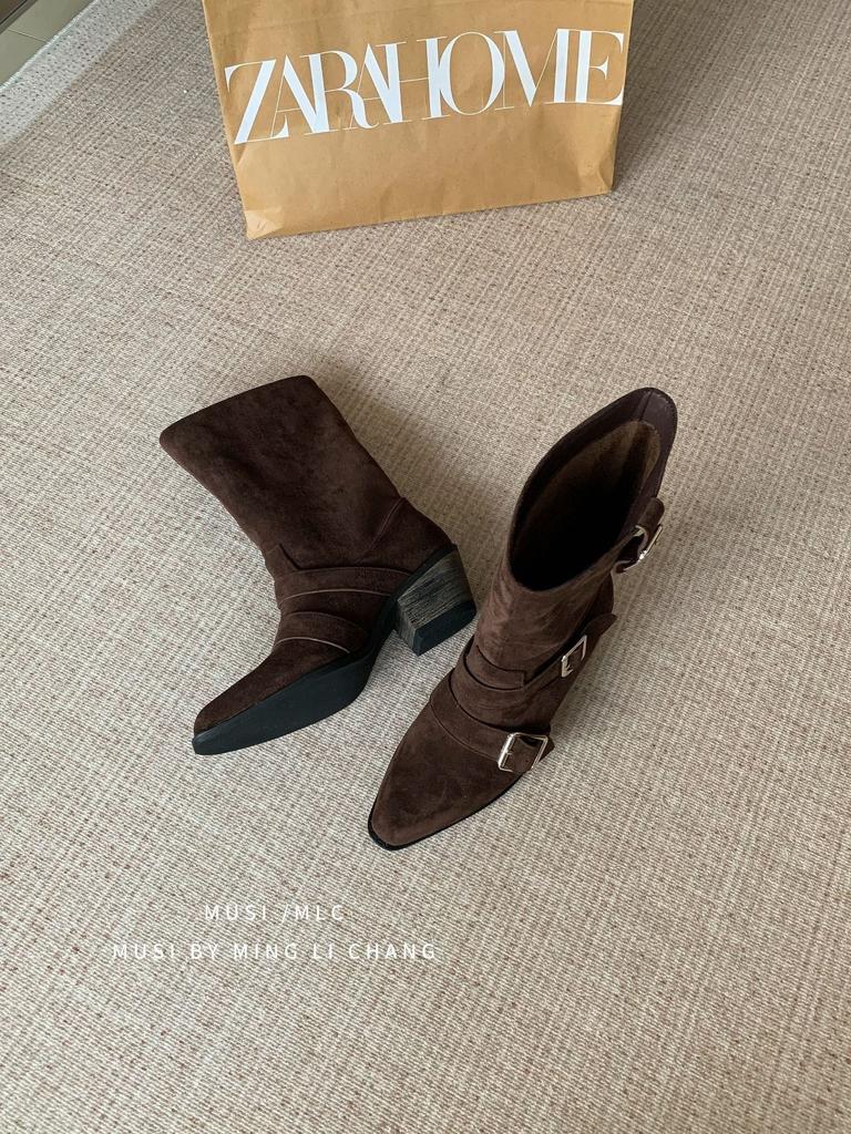 2025 Korean Version of the New Niche Design Retro French Short Boots Small Square Head Western Boots Suede Medium Boots Women's Boots