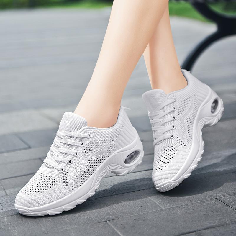 Fashion Spring Red Sports Sneakers Breathable Mesh Casual Shoes Women Fashionable 2024 Non-slip Lace-up Comfort Outdoors Walking Shoes