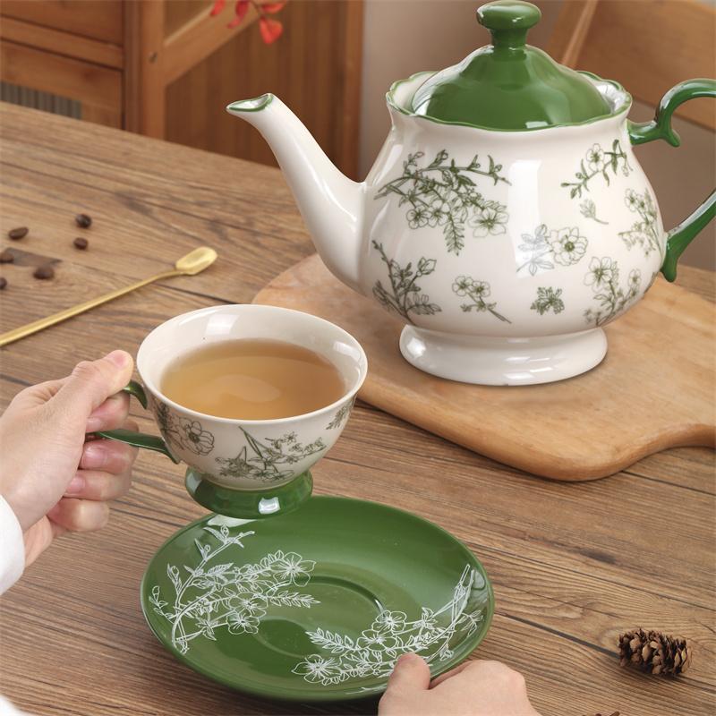 SOLECASA Coffee Cup and Saucer Set Elegant Retro Flower Ceramic Coffee Mug Afternoon Tea Cup and Saucer Romantic Teaware Sets