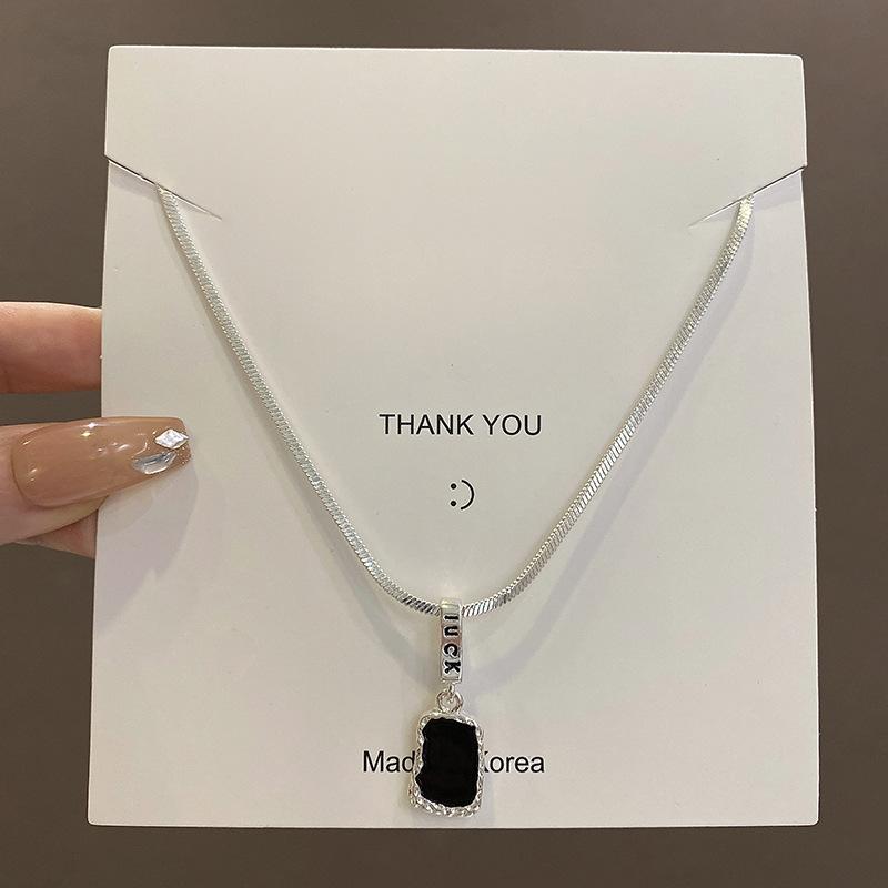 

BLINGBAY женское ожерелье с подвеской, черное квадратное ожерелье Lucky, универсальная цепочка для свитера, новые индивидуальные трендовые аксессуары, современные ювелирные изделия, подарки