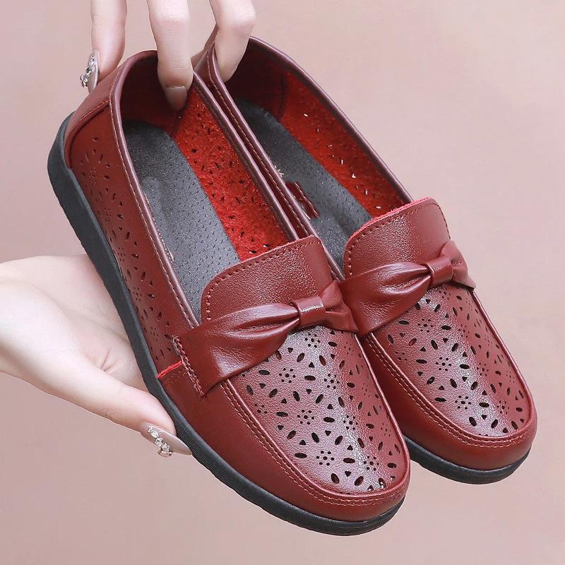 

Professional Black Leather Shoes for Women Non-slip Work Shoes Comfortable Soft Sole Flats for Elderly Mother 41 червоний