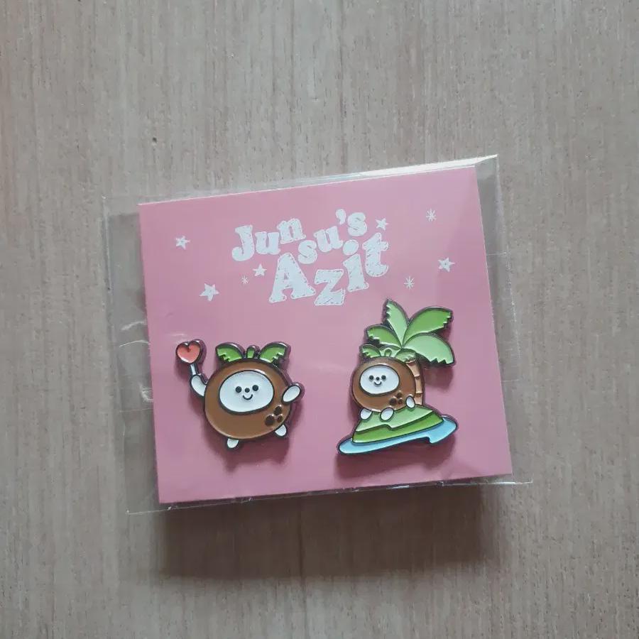

Kim Jun Jun Xia Popup Store Badge