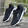 Günlük ayakkabılar Kore versiyonu trend erkek spor file ayakkabılar hafif yumuşak tabanlı tek ayakkabılar kaymaz aşınmaya dayanıklı ve nefes alabilen iş ayakkabıları