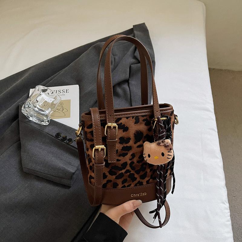Fashion Hand Bucket Bag Women's Autumn New Trendy Retro Simple Shoulder Bag Casual Portable Messenger Bag