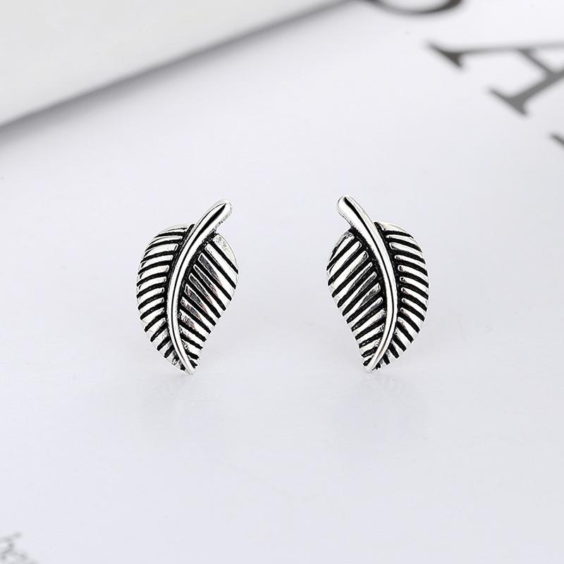 

Sweet And Cool Wind Stud Earrings Female Personality Retro Simple Temperament Leaf Student Versatile Ear Jewelry 925 silver