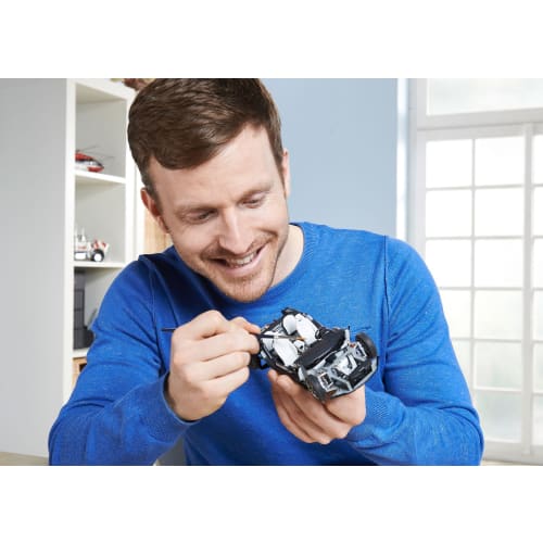 German Revell 1/24 scale BMW i8 plastic model