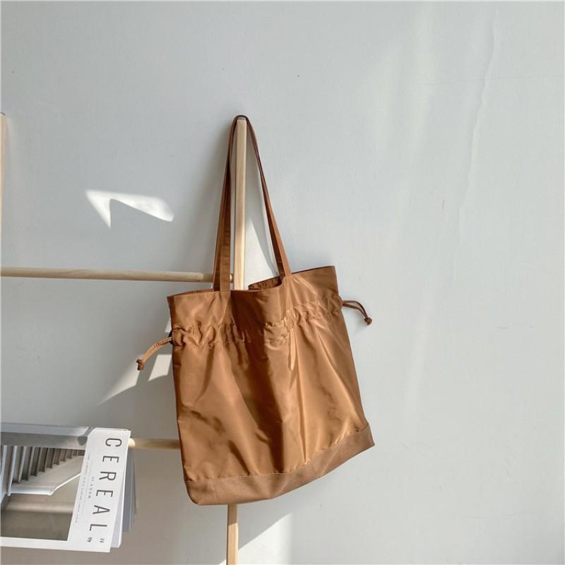

Korean Style Nylon Casual Shoulder Bag Women s Drawstring Pleated Niche Commuter Large Capacity Lazy Tote коричневий