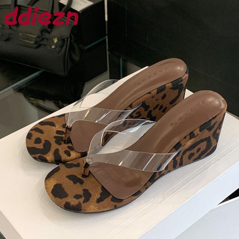 Fashion Fashion Transparent Women Wedges Slippers Shoes Female Flip flops Sandals Slides Round Toe Ladies Wedges Slippers Shoes Pumps